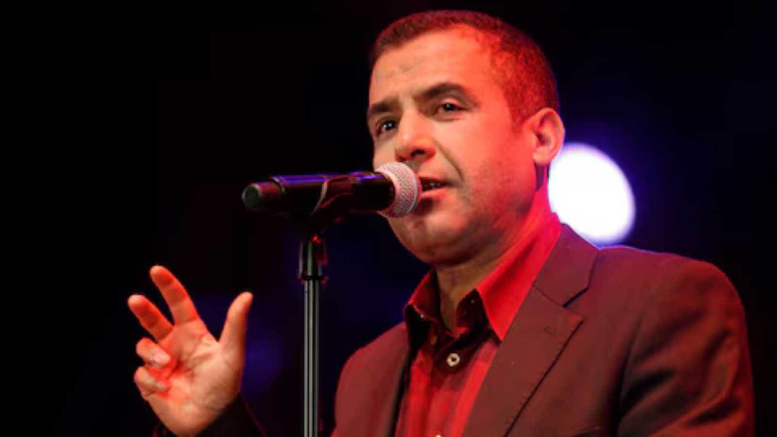 الشاب مامي يحيي حفل ختام مهرجان وهران الدولي للفيلم العربي