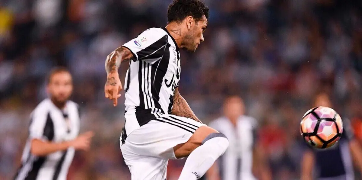 هل قصد داني ألفيش ريال مدريد بهذا التحذير؟ (صورة)