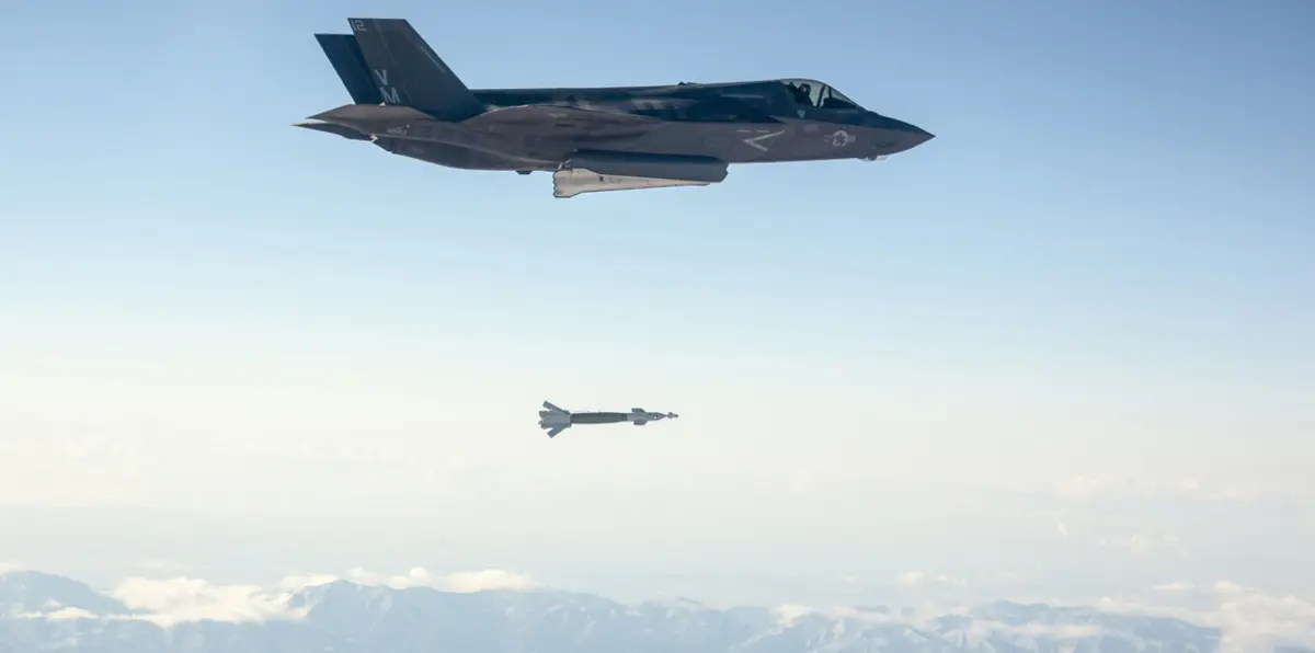 البنتاغون يعلن مقتل قائد داعش في أفغانستان بغارة جوية