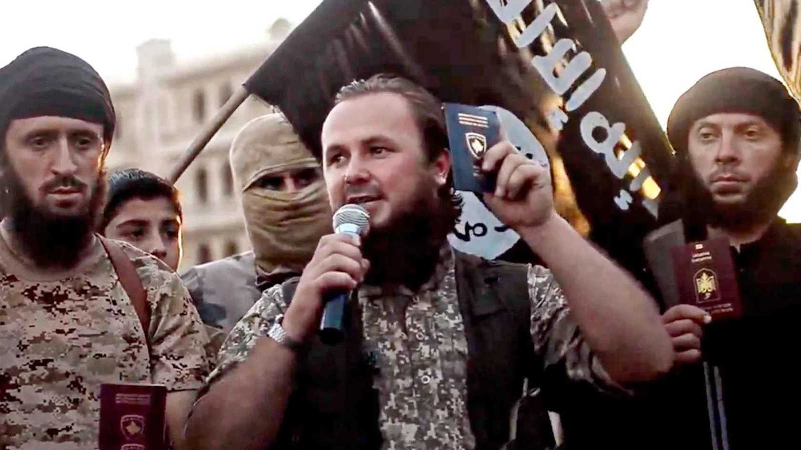 بعد انهياره في العراق وسوريا.. كيف نجح داعش بإعادة ترميم نفسه "رقميا"؟