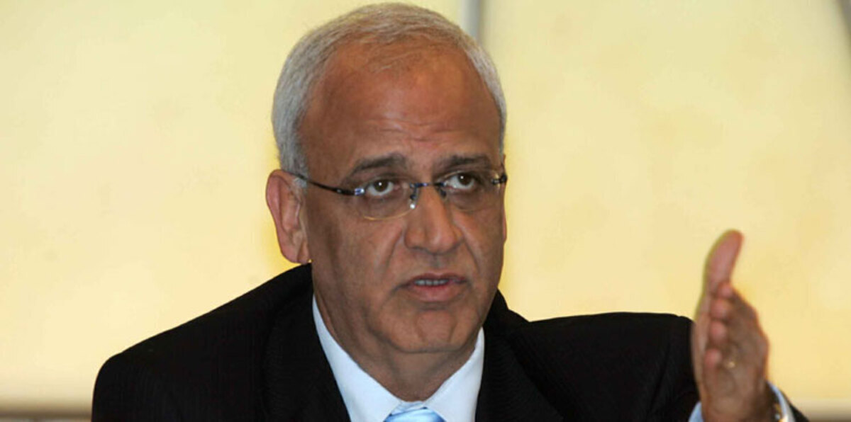 عريقات يحذّر من مغبّة نقل السفارة الأمريكية إلى القدس