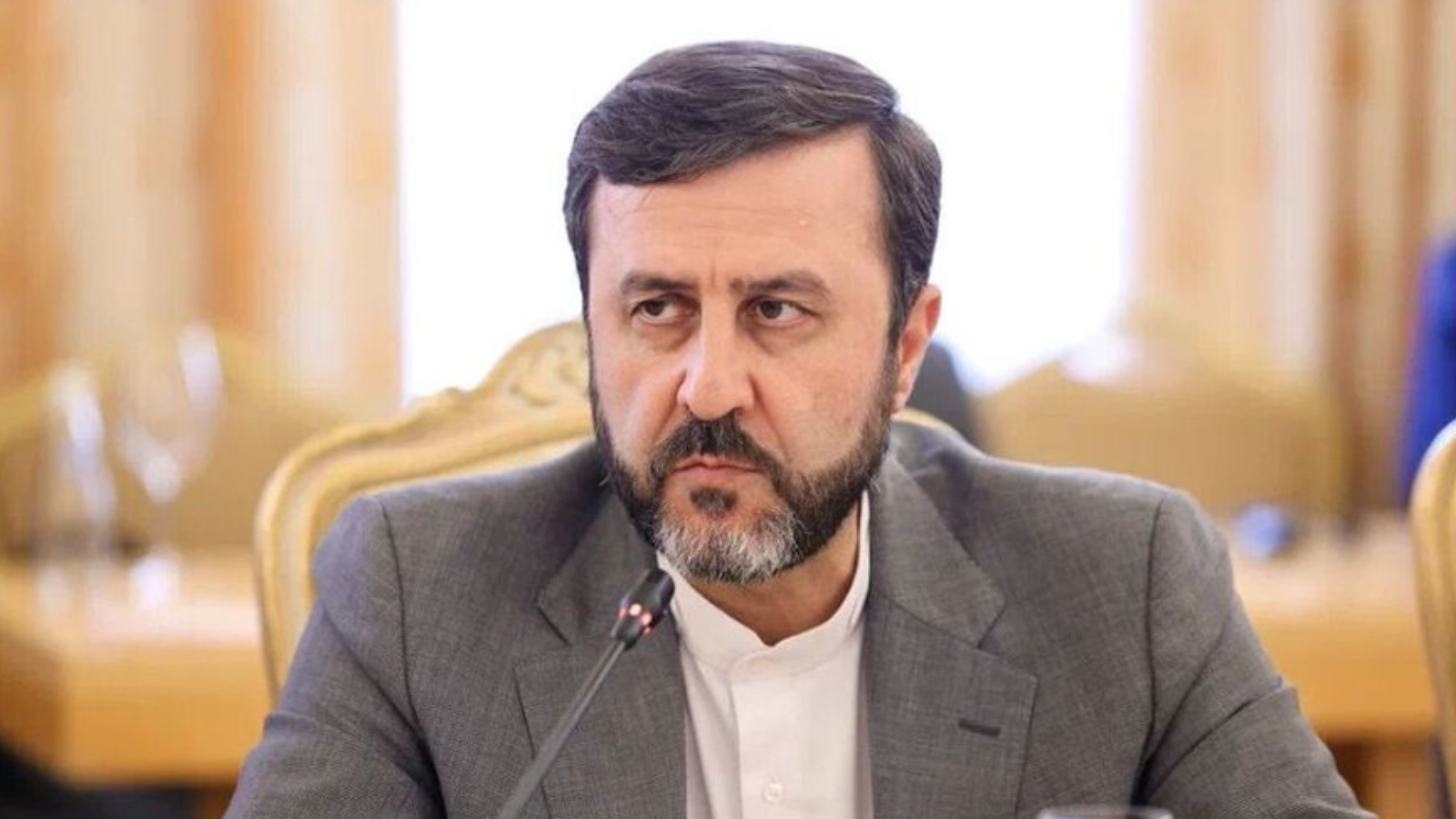 إيران تتوعد بـ"رد حازم" على عقوبات "آلية الزناد"