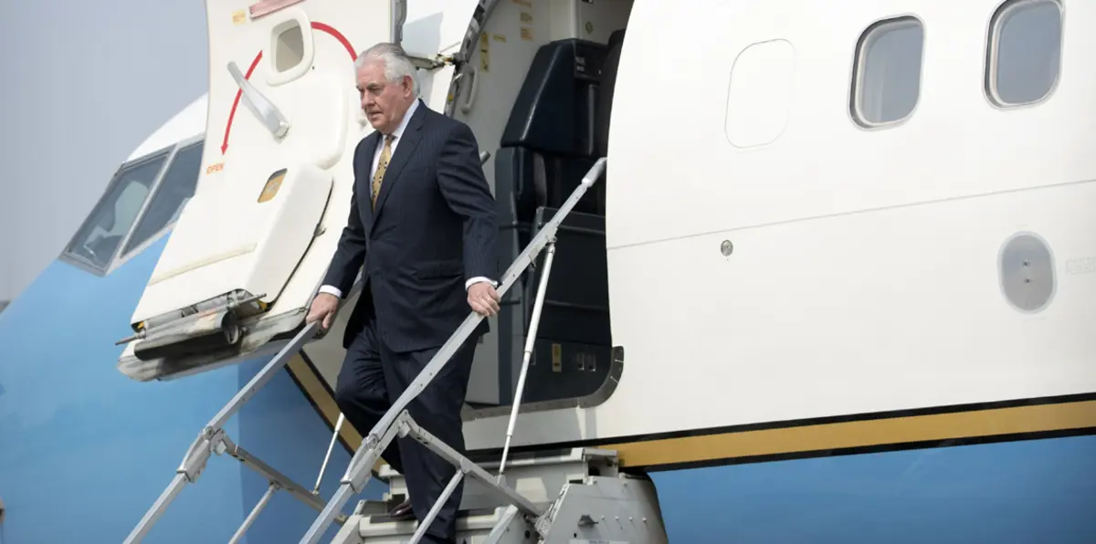 قادمًا من كابول.. تيلرسون يصل بغداد في زيارة مفاجئة