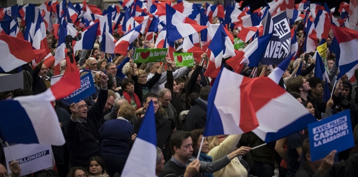 قبل شهر من انتخابات الإليزيه.. الفضائح تطفو على ملفات المرشحين