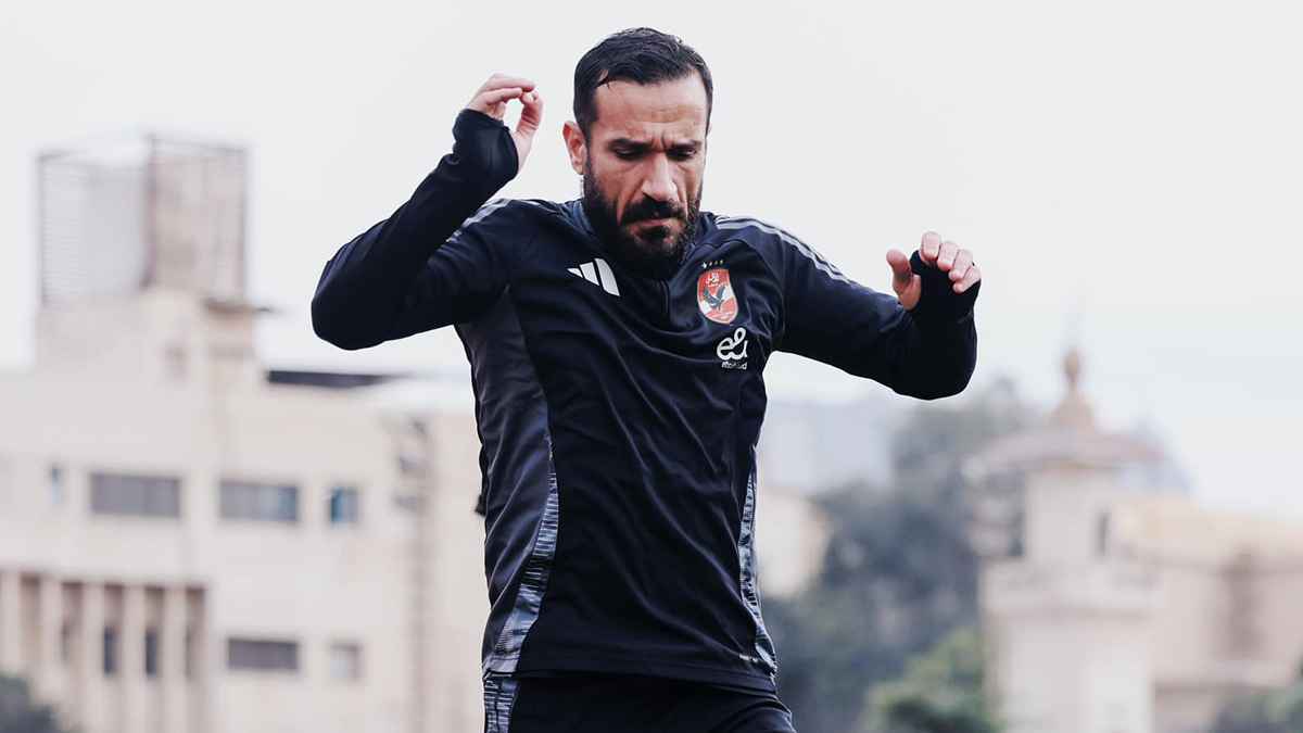 هدية جديدة من الأهلي لعلي معلول