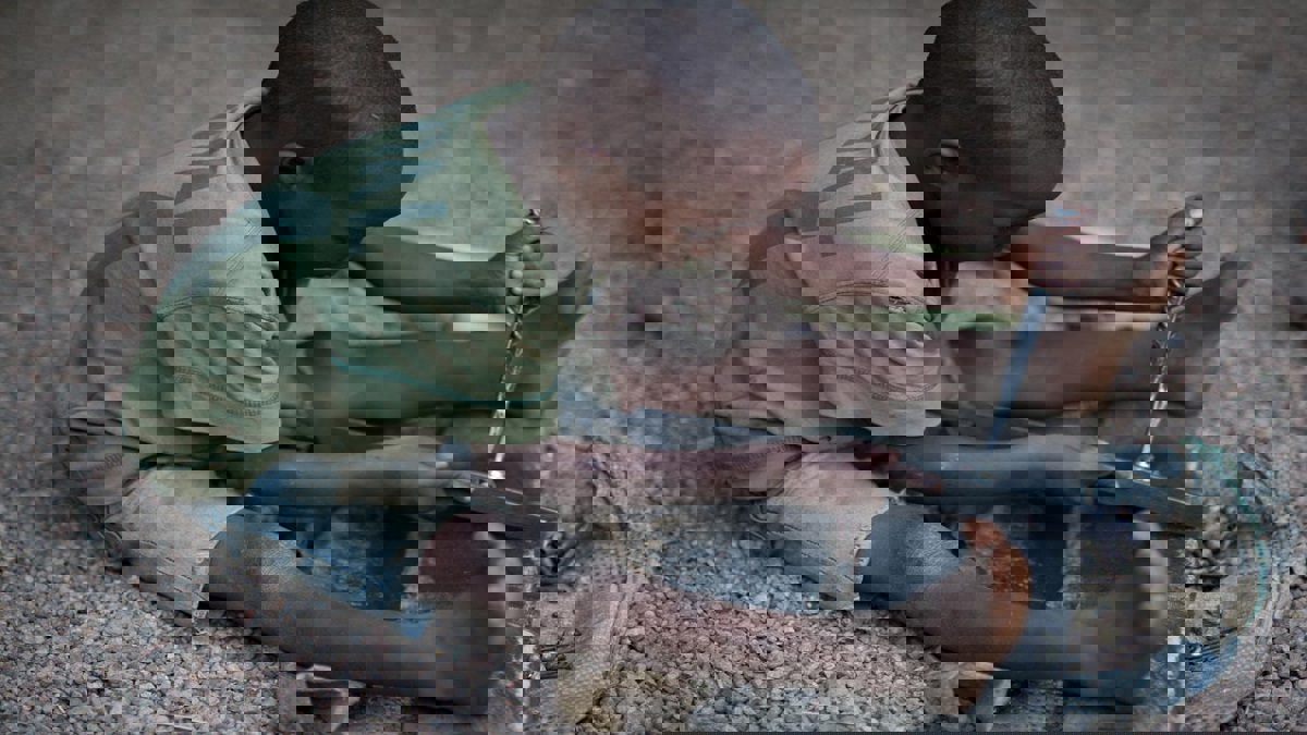 بينها آبل وتيسلا.. مجموعات تكنولوجيا عملاقة تواجه دعوى قضائية بسبب عمالة الأطفال