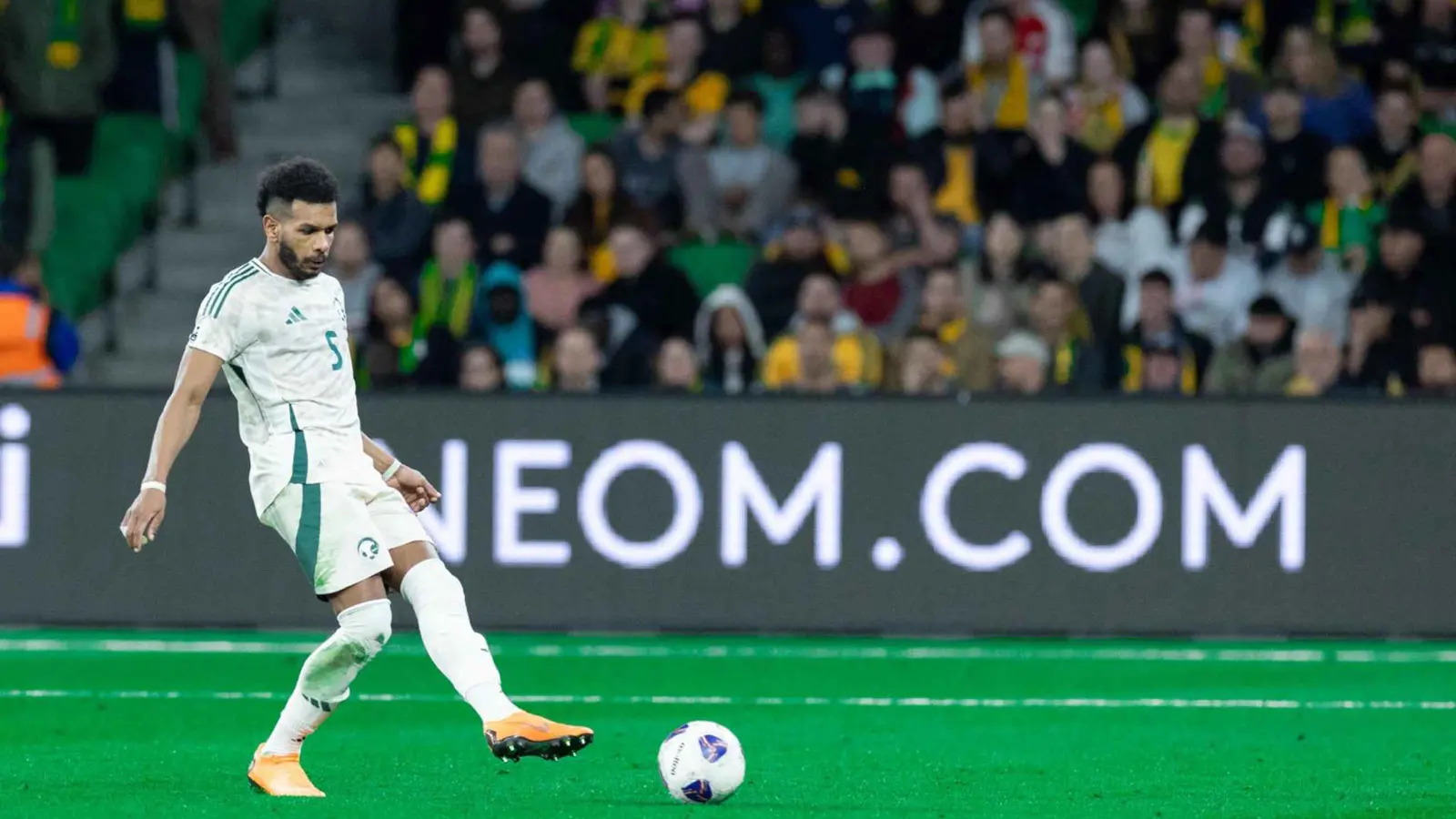 "صفعة" علي البليهي لمانشيني