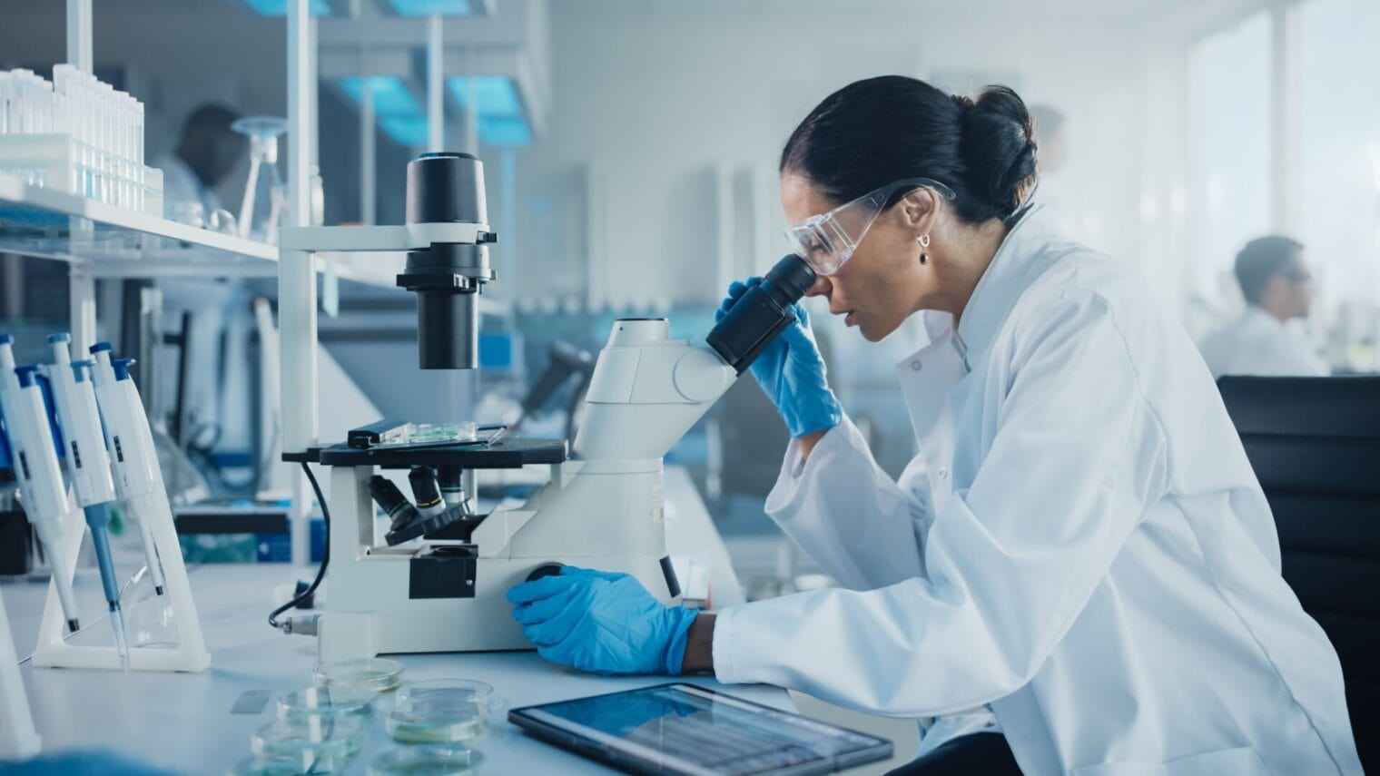 أدوية وعلاجات جديدة.. ما أهم الإنجازات الطبية عام 2024؟