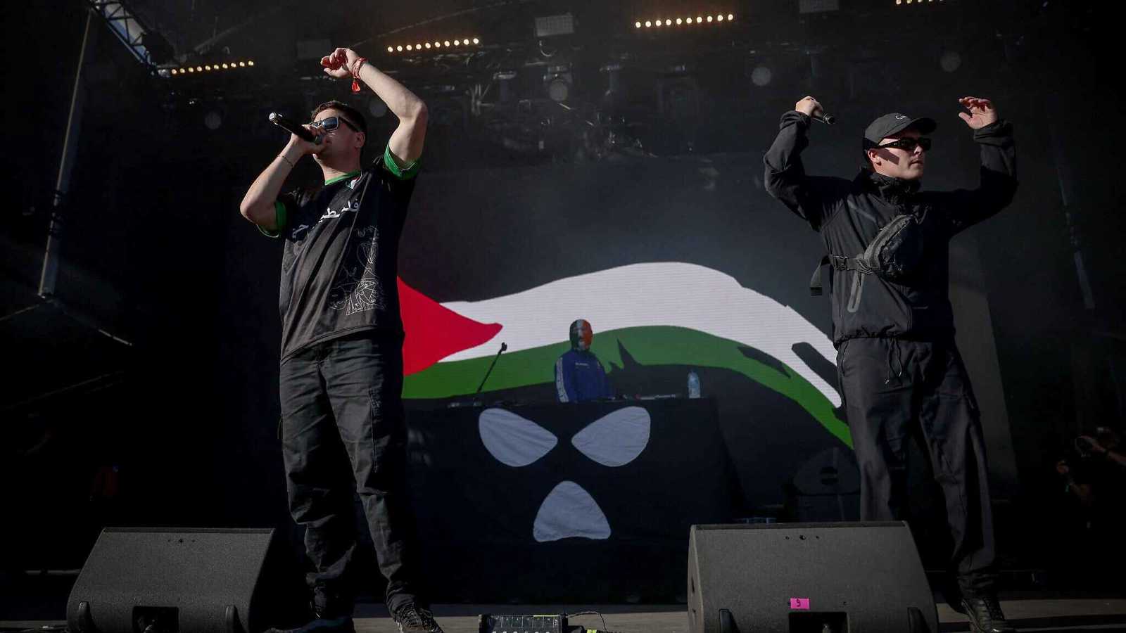 القضاء البريطاني يبرّئ مغني "نيكاب" مو شارا بسبب عيب إجرائي