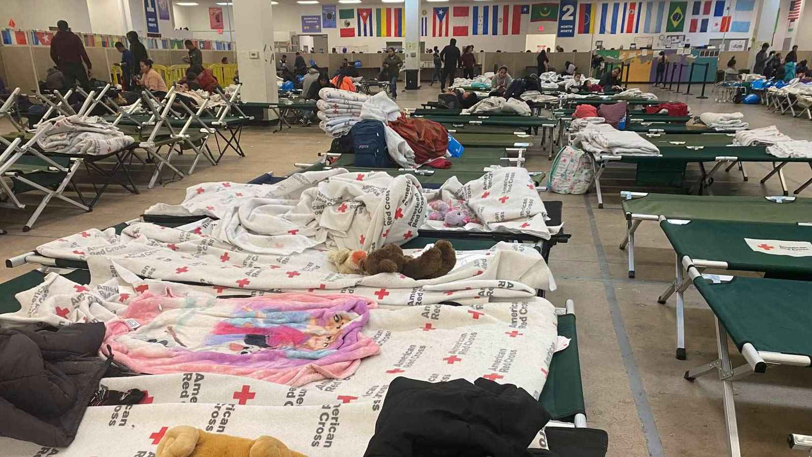 بعد أوامر ترامب.. أريزونا تبدأ بإغلاق ملاجئ المهاجرين