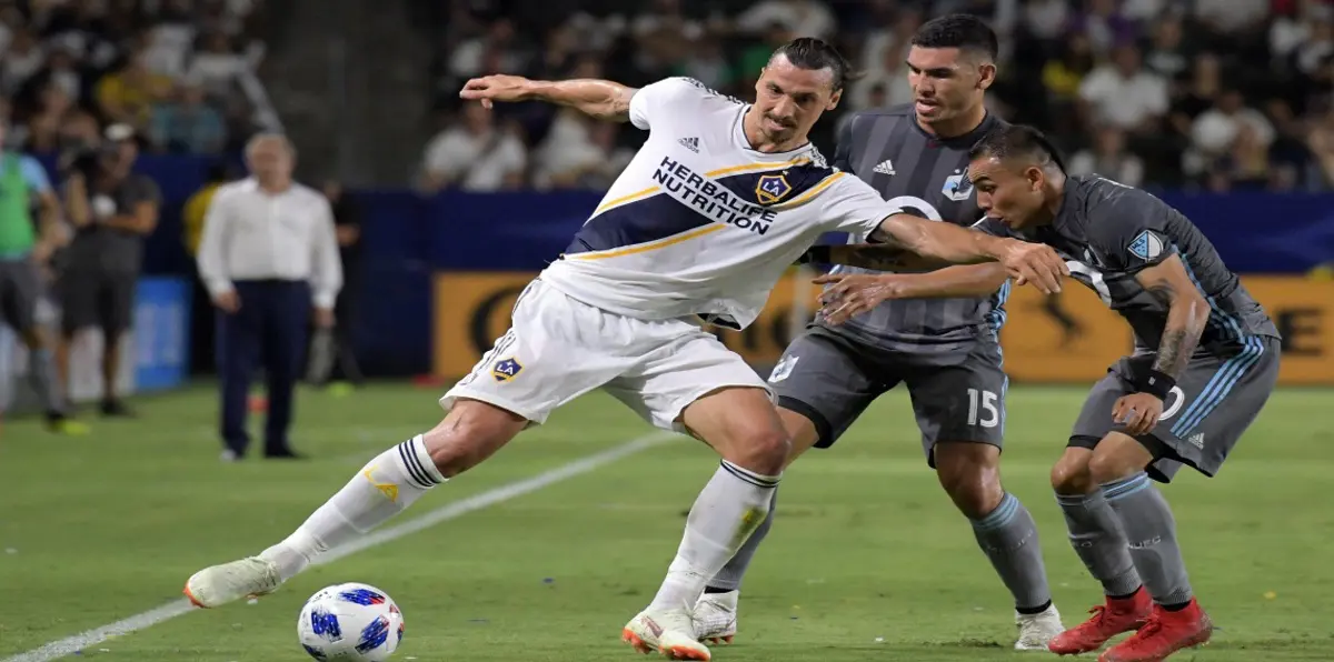 هل يكون زلاتان إبراهيموفتش مفاجأة تركي آل الشيخ في 2019؟