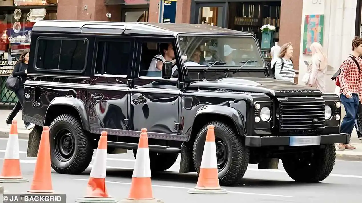 حرمان كروز ابن ديفيد بيكهام وفيكتوريا من قيادة السيارات