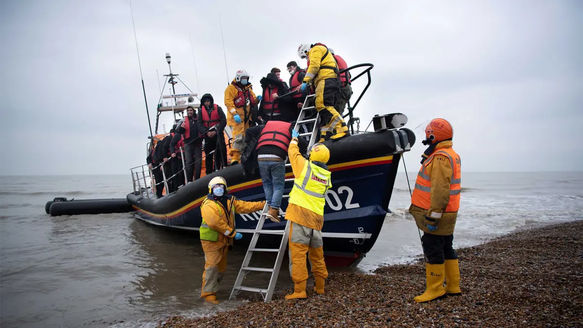 "أطباء بلا حدود" تدين معاملة المهاجرين المبعدين من الجزائر وليبيا