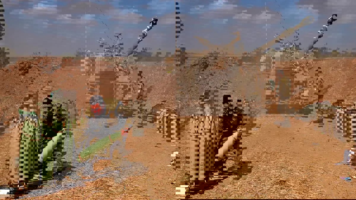 الجيش الإسرائيلي يقصف حدود غزة بعد إسقاط منطاد عسكري