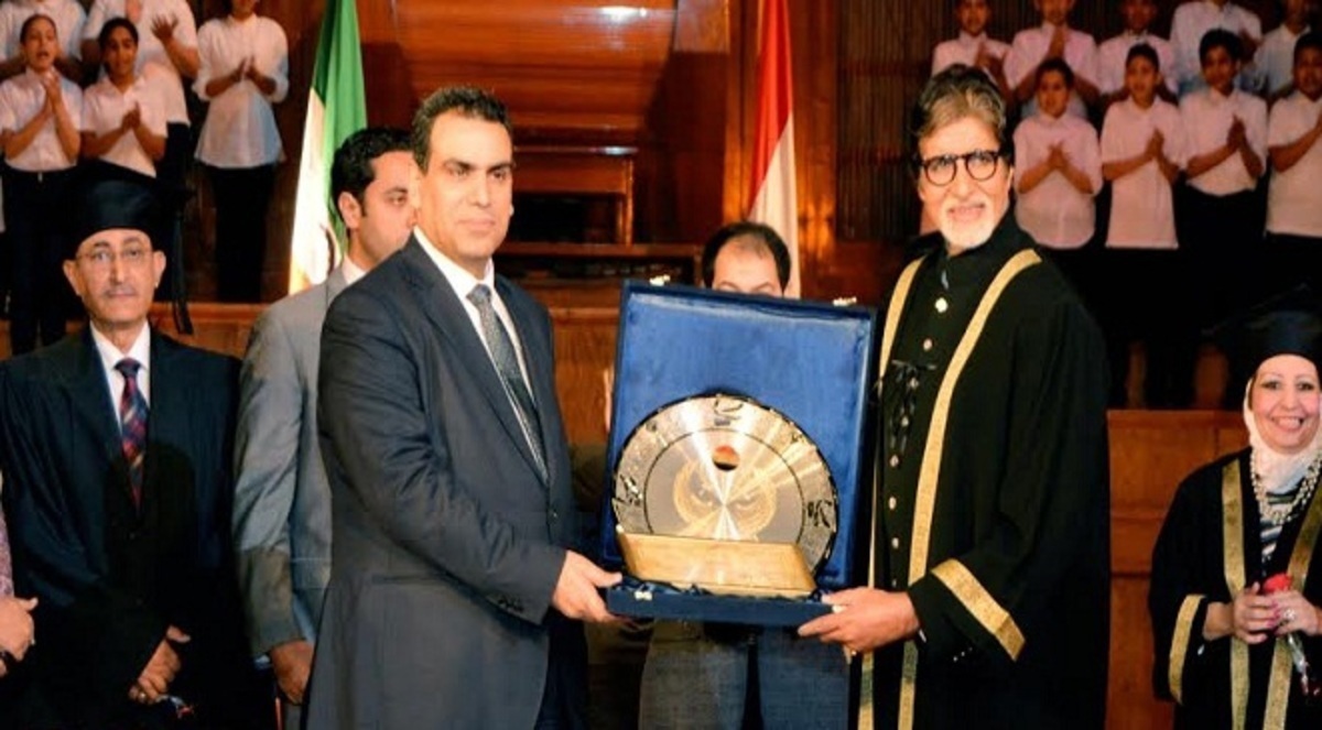 أكاديمية الفنون المصرية تمنح أميتاب باتشان الدكتوراه الفخرية