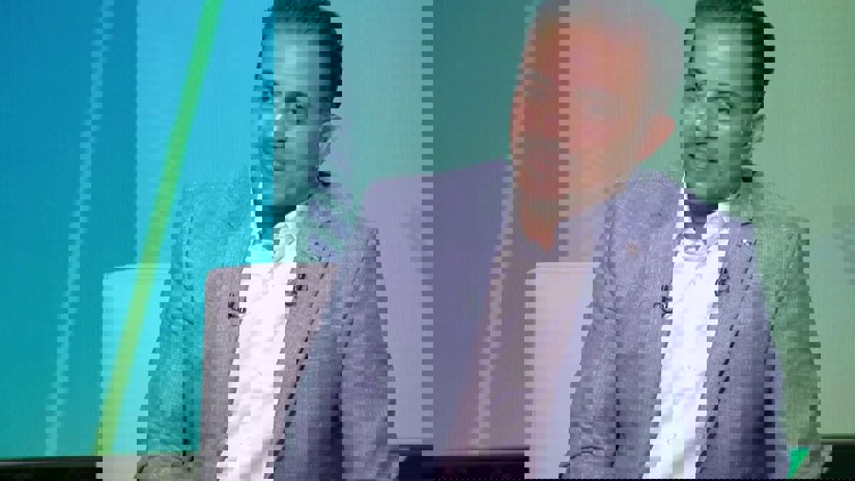 أحمد صالح لاعب الزمالك السابق ينسحب من حلقته مع مي حلمي (فيديو)