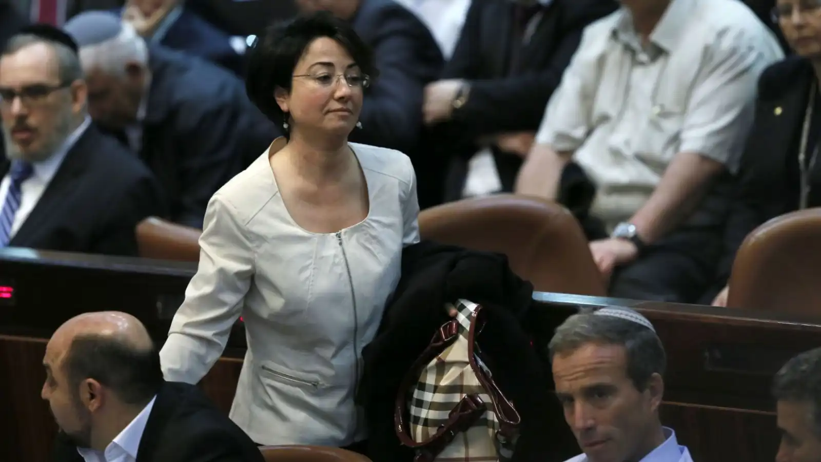 إسرائيل تعتقل النائبة السابقة في الكنيست حنين زعبي