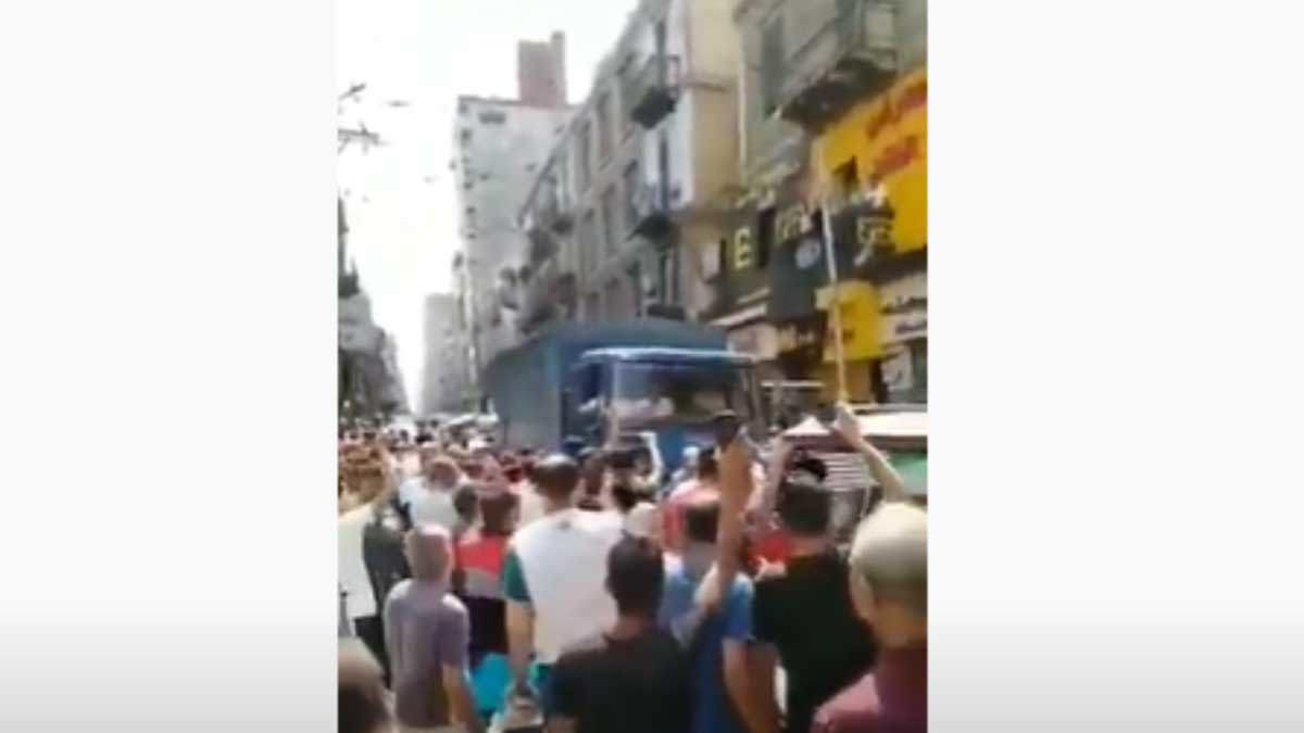 تداول مقطع قديم على أنه لمظاهرات اليوم في مصر