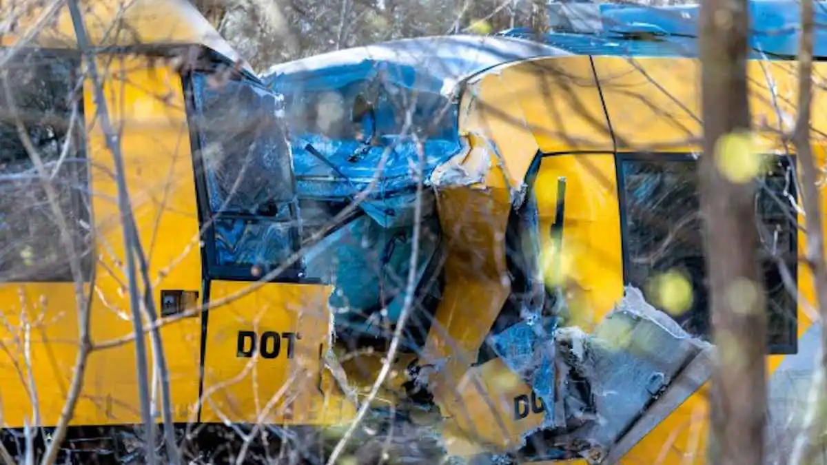 18 مصابًا إثر تصادم مروّع بين قطارين في الدنمارك (فيديو)