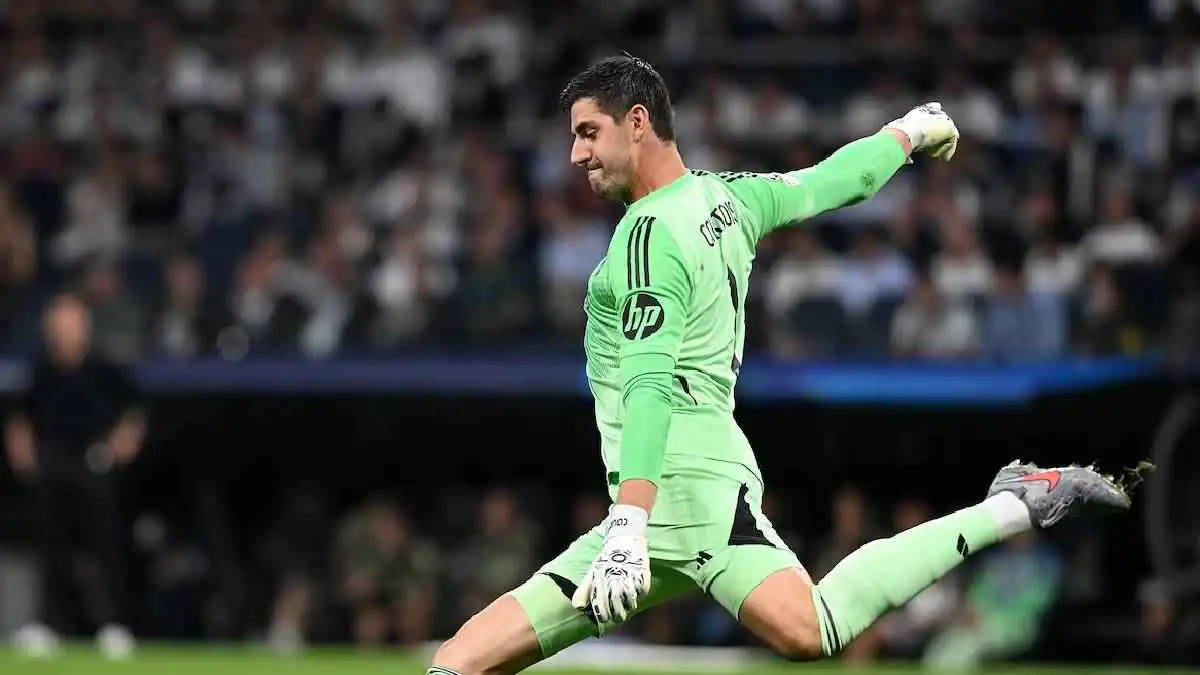 كورتوا يوجه ضربة جديدة لأنشيلوتي: نحن أفضل من العام الماضي