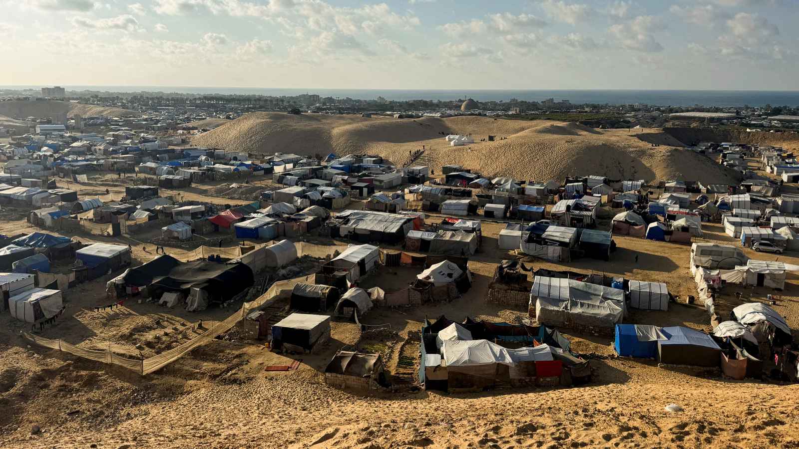 غارات إسرائيلية تستهدف مراكز إيواء في غزة (فيديو)