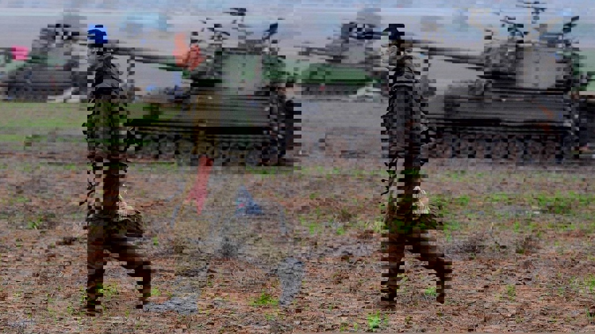 نتنياهو يجدد سياسة الاغتيالات ويأمر ببقاء المدرعات حول غزة