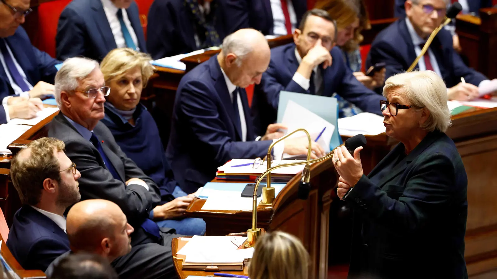 مخاوف من "عصيان مدني".. أزمة في فرنسا بسبب "ميزانية 2025"