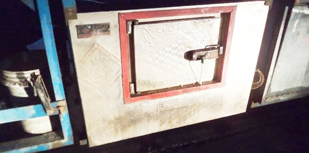 السلطات السعودية تحبط تهريب 54 كيلوجراماً من لحم الخنزير (صور)