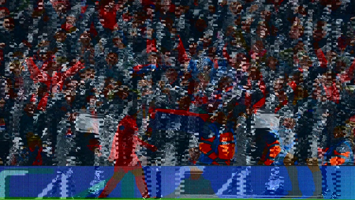 شاهد احتفال مشجع كفيف بهدف محمد صلاح في شباك نابولي 