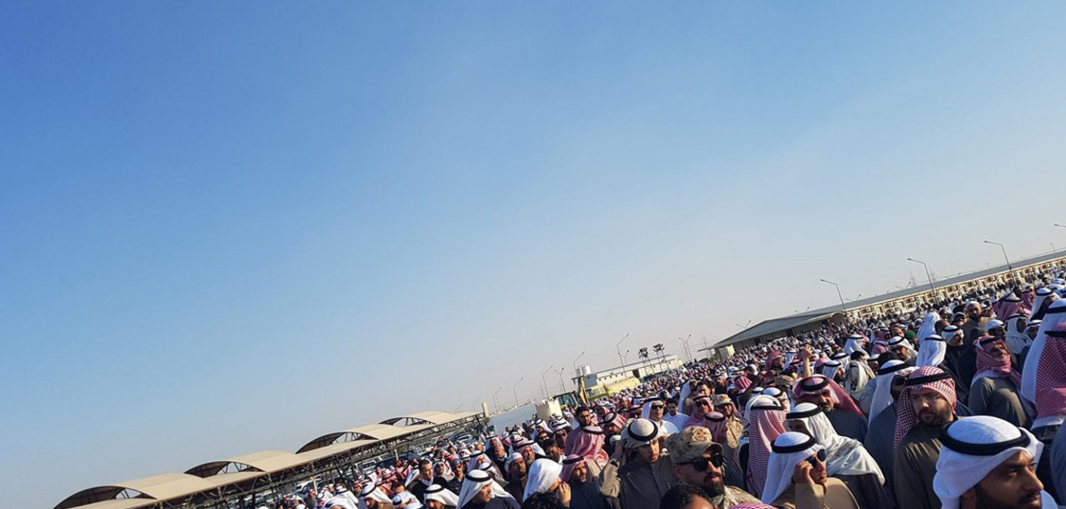بالفيديو.. لحظة دفن مشاري العرادة وتشييع جثمانه في الكويت
