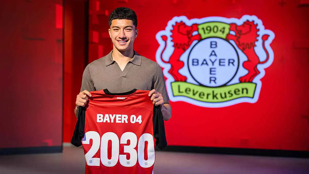 الدولي الجزائري إبراهيم مازة