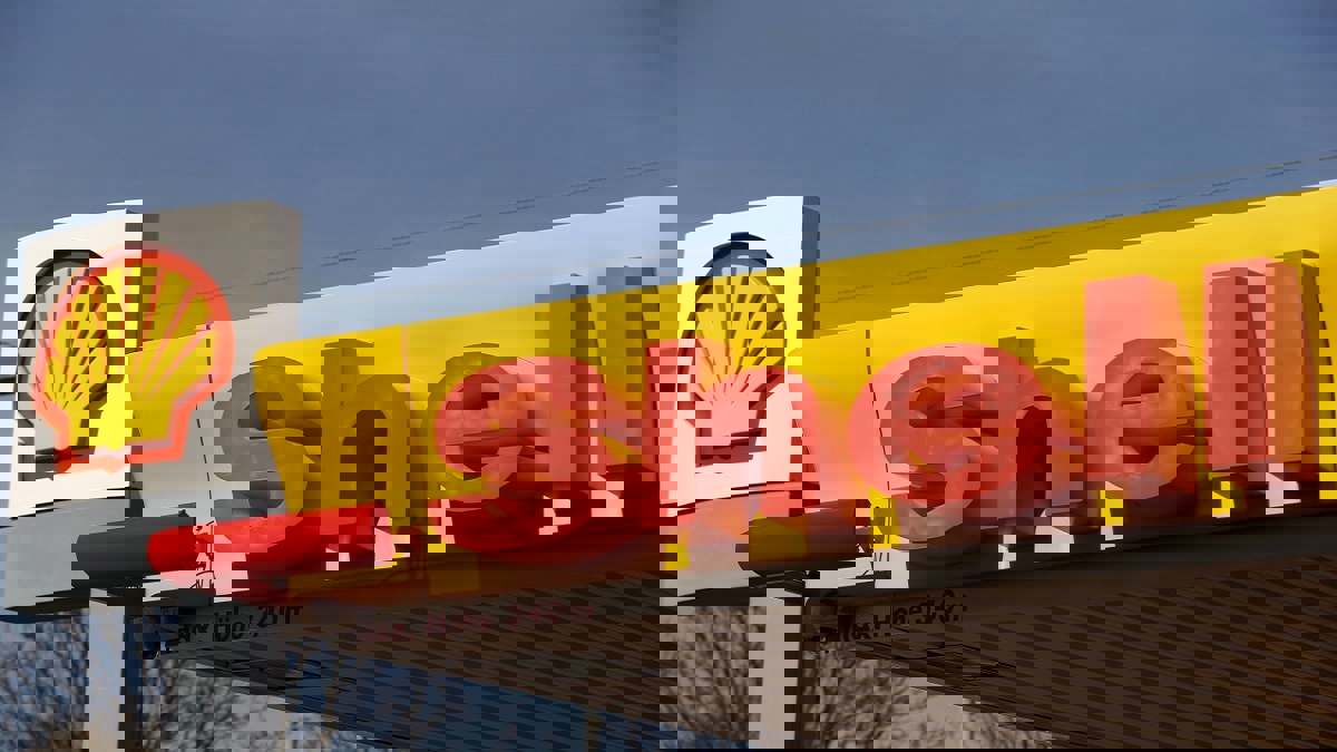 أرامكو تشتري حصة شل بمشروع تكرير سعودي مقابل 631 مليون دولار