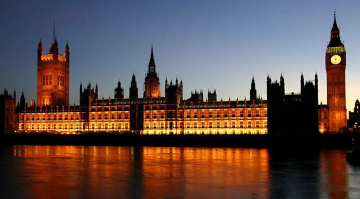 بريطانيا.. قصر ويستمنستر مهدد بالإخلاء بسبب مشاكل مالية