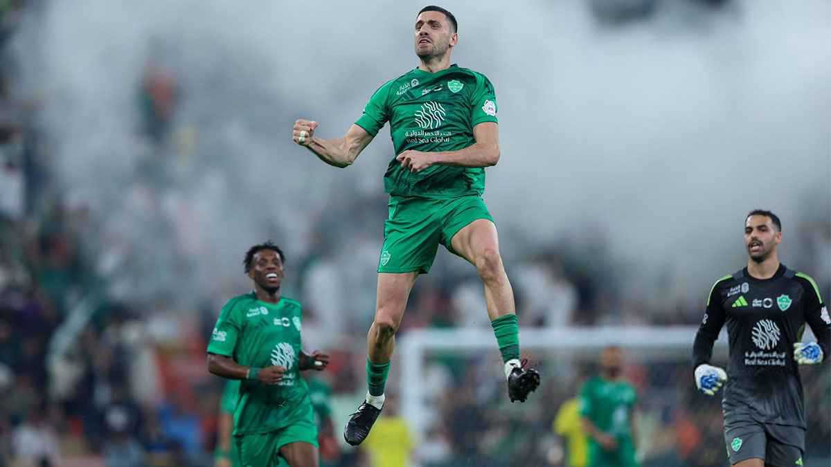غنائم الكلاسيكو.. الأهلي السعودي يجني 5 مكاسب كبرى