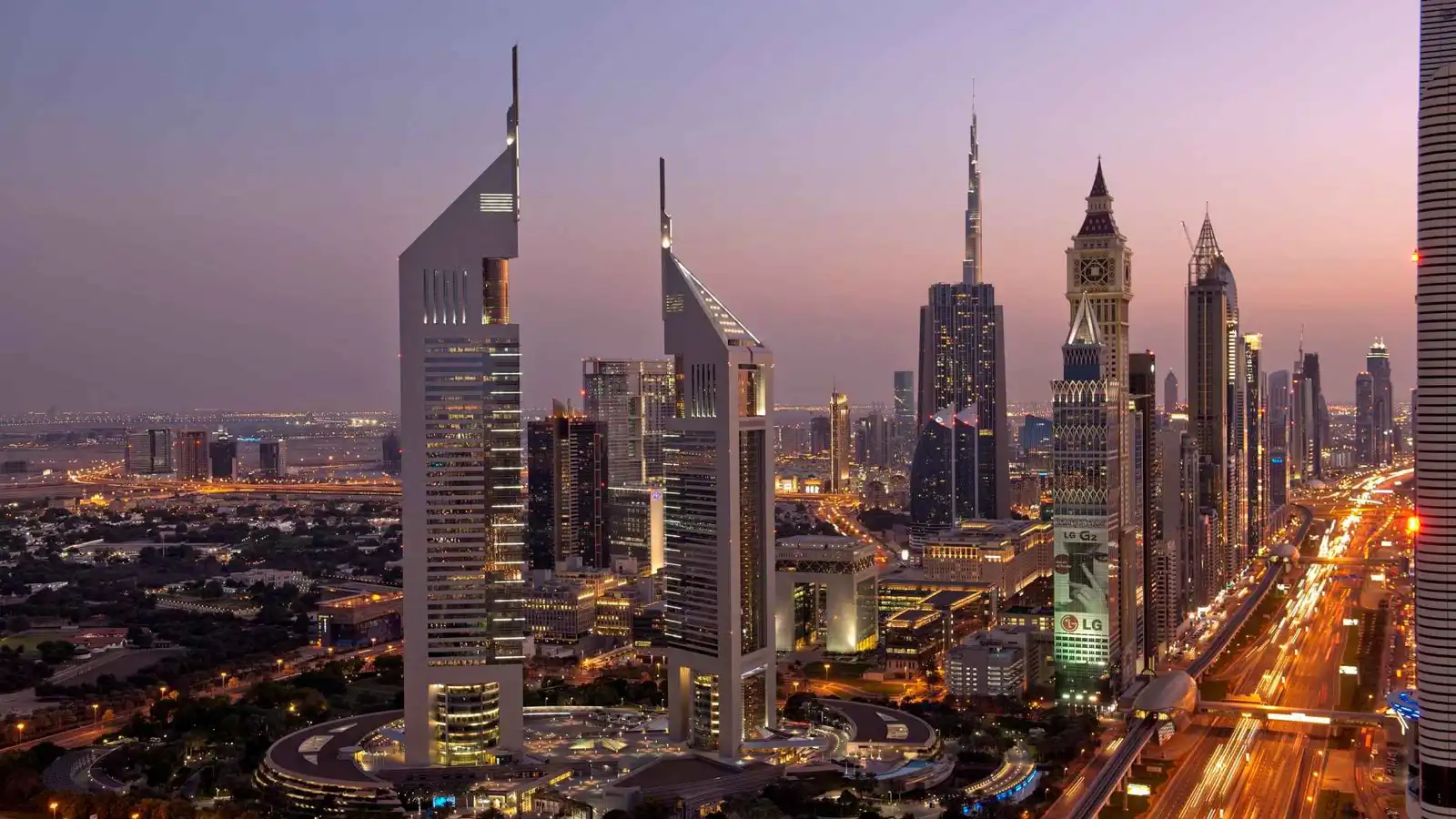 حكومة دبي تنفي استهداف "الحرس الثوري" الإيراني مركز "أوراكل"