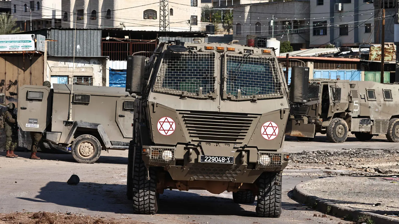 تصعيد مستمر.. تسلل قوات خاصة وتعزيزات عسكرية في الضفة الغربية