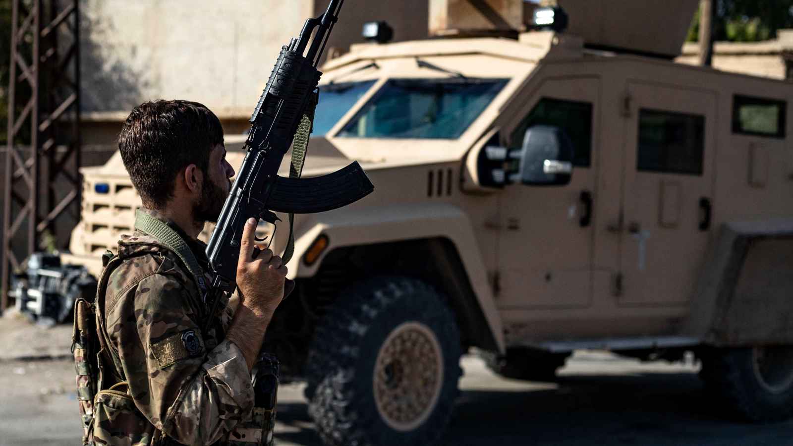 خلال 3 أيام.. 218 قتيلاً إثر معارك بين قوات "قسد" وأخرى موالية لتركيا