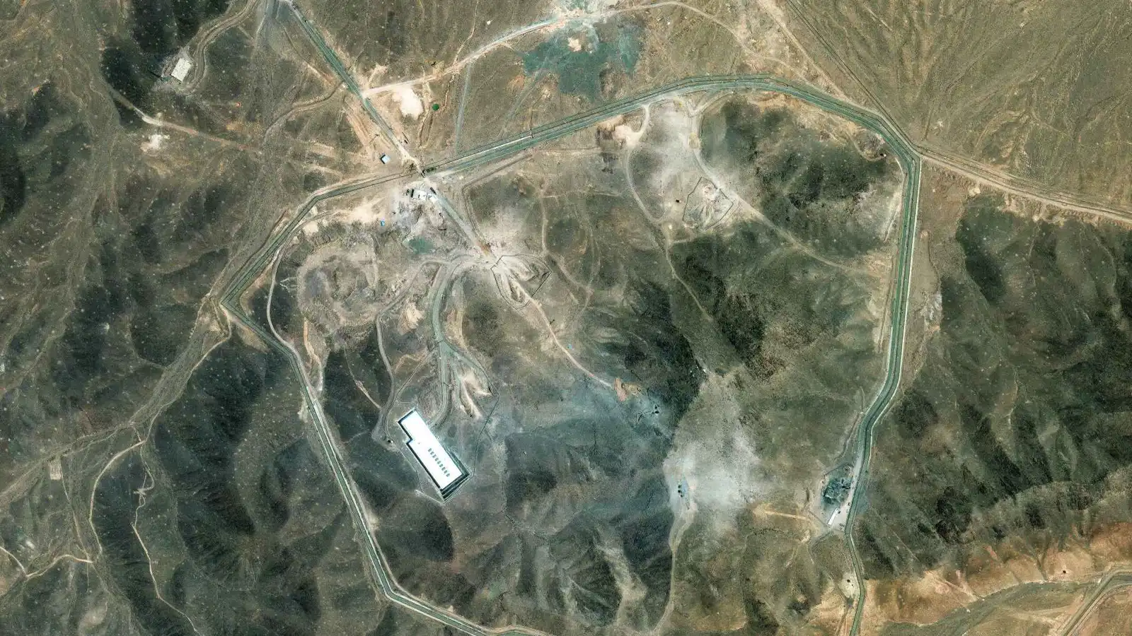 دبلوماسي يكشف موقف إيران من "تخصيب اليورانيوم"