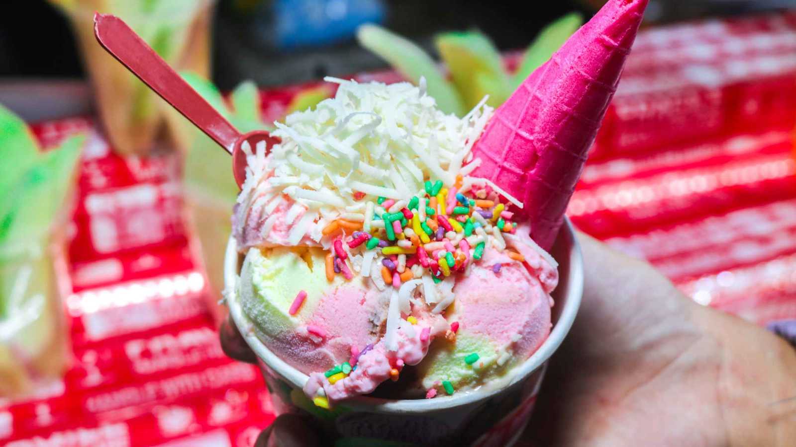 لحماية الأطفال.. بريطانيا تحظر إعلانات "الأطعمة غير الصحية" صباحا