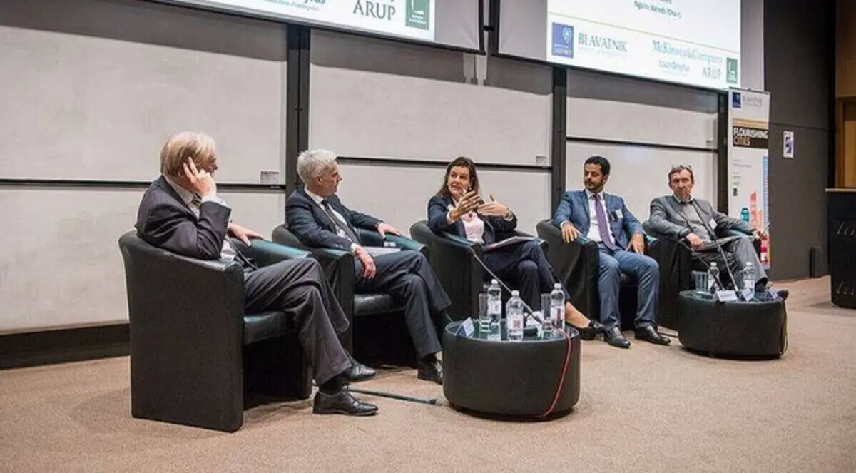 الأكلحي يواجه اليمنيين بـ"سؤال صعب" من أكسفورد