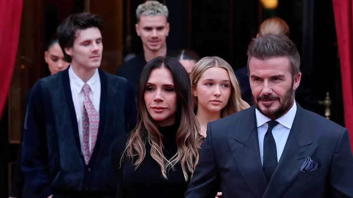 أول ظهور لعائلة ديفيد بيكهام بعد أزمة بروكلين (صور) 
