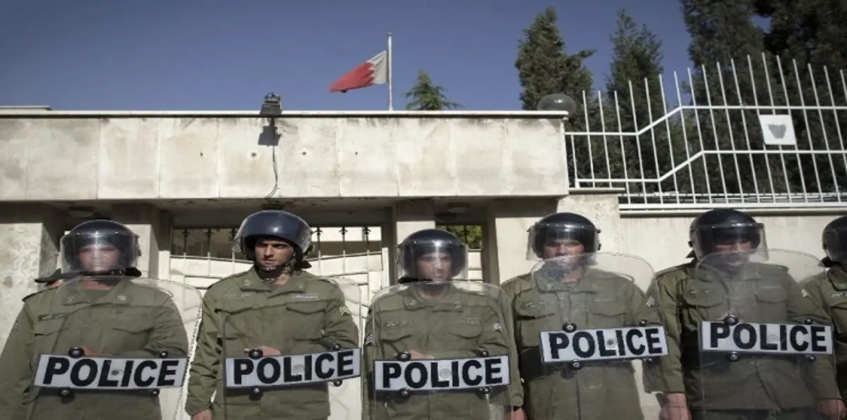 منعًا لاستهدافها.. الشرطة الإيرانية تطوق محيط سفارة البحرين المغلقة في طهران