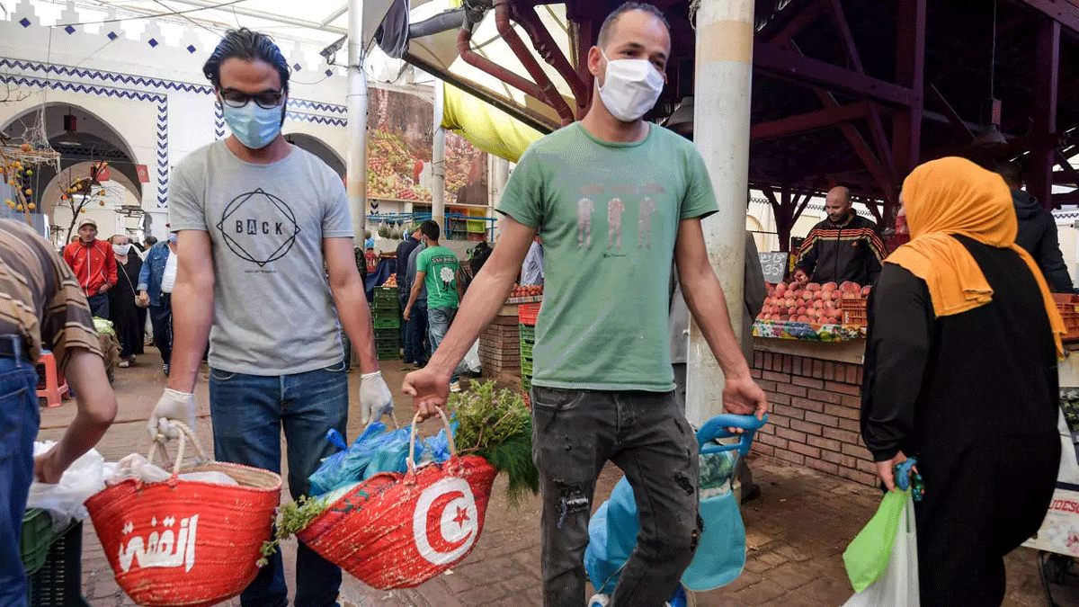 تونس ترفع المزيد من قيود "كورونا" وتفتح المساجد والمطاعم والمقاهي