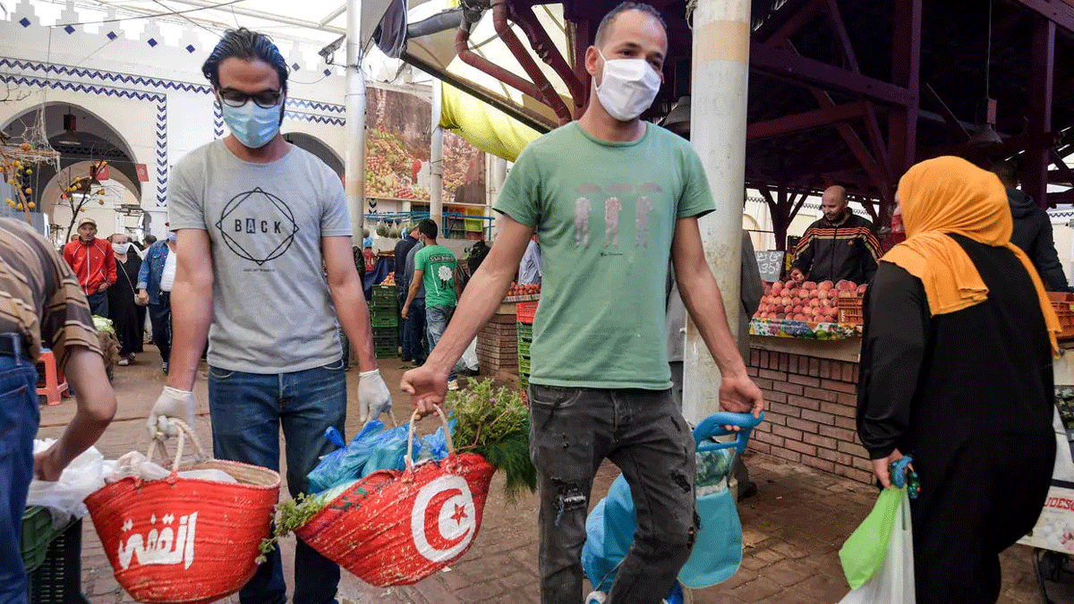 تونس ترفع المزيد من قيود "كورونا" وتفتح المساجد والمطاعم والمقاهي