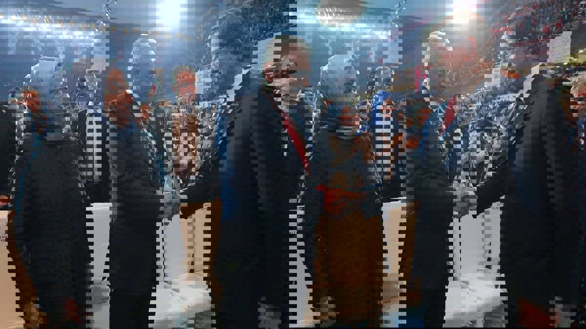 نيران الحرس القديم تهدد عرش أردوغان بحزب أقوى من العدالة والتنمية‎ (فيديو إرم)