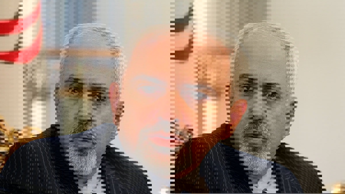 ظريف من موسكو: نتعامل مع روسيا بطريقة "مختلفة"