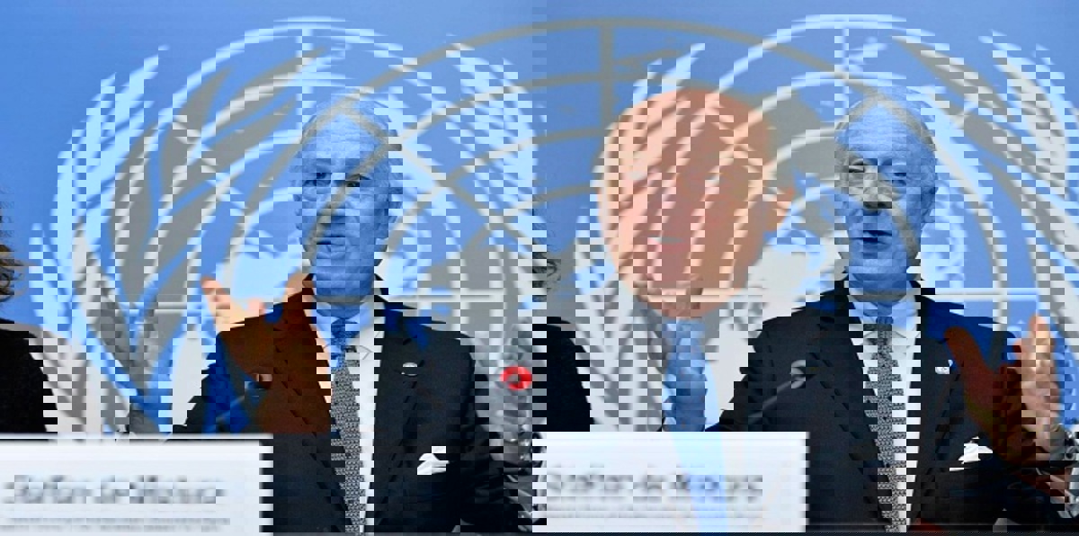 دي ميستورا يلتقي في جنيف منصتي القاهرة وموسكو في المعارضة السورية