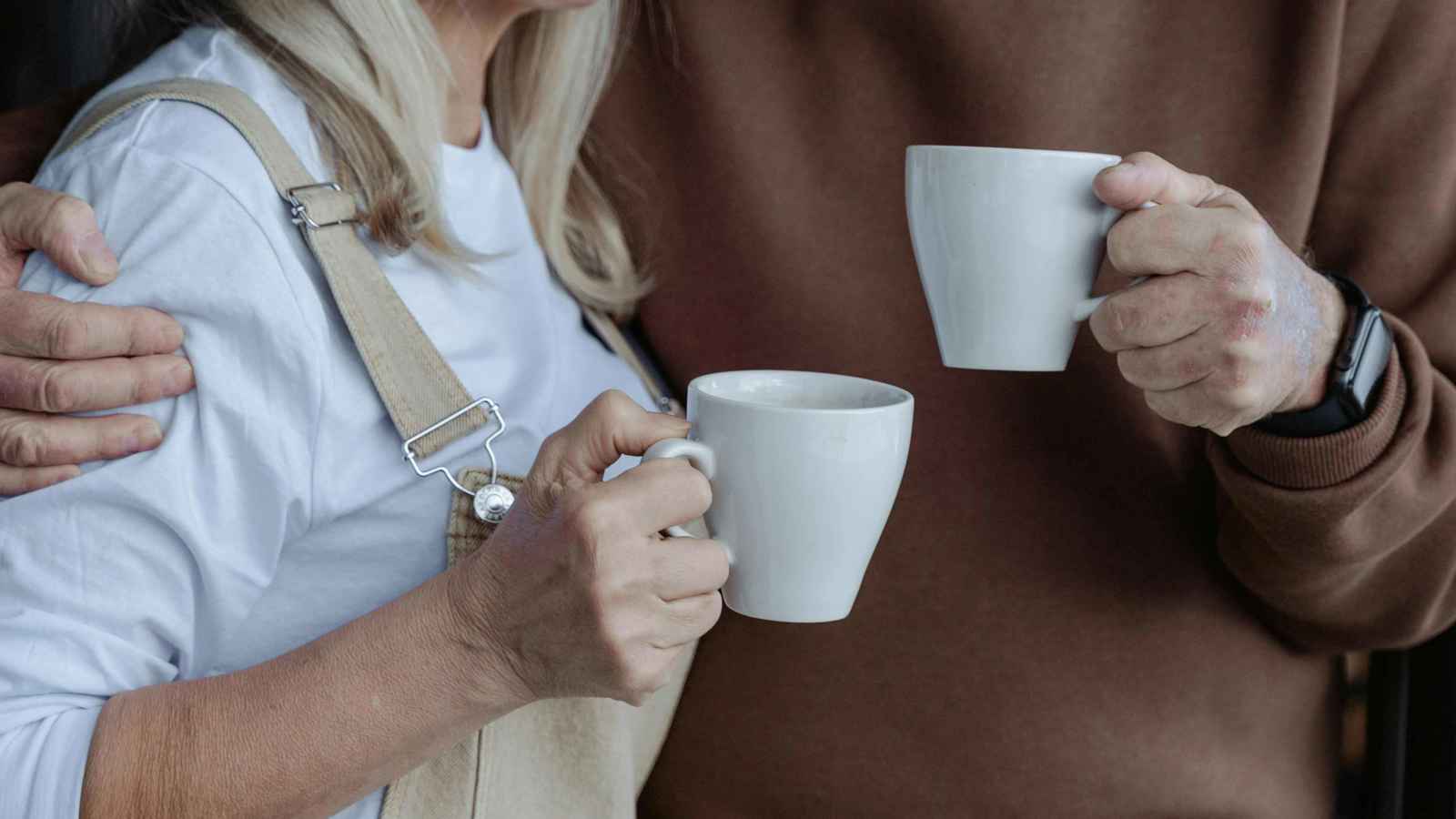 هل تؤثر القهوة على توازن جسم كبار السن؟