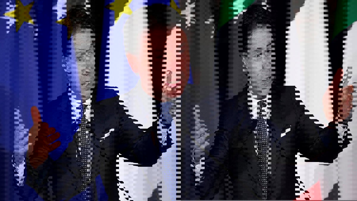 رئيس وزراء إيطاليا يطالب بتضامن أوروبي دعما لسندات كورونا