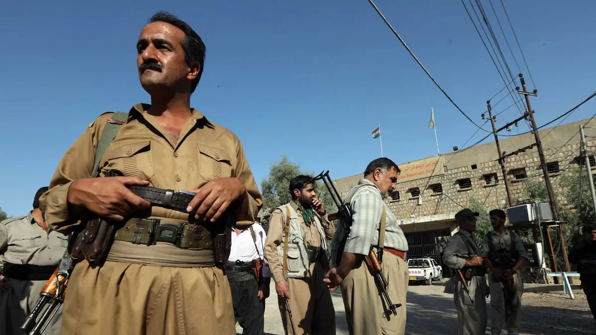 مقتل ضابط إيراني بمواجهات مع معارضين غرب البلاد